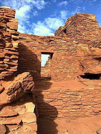 Strolling the ruins near Flagstaff, Arizona